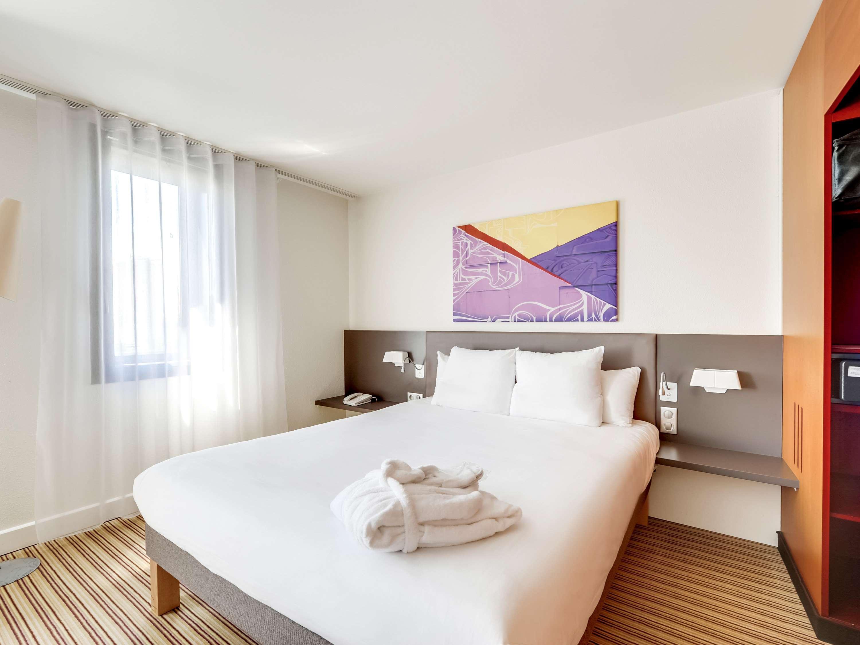 Hotel Paris Nord 18eme 4*