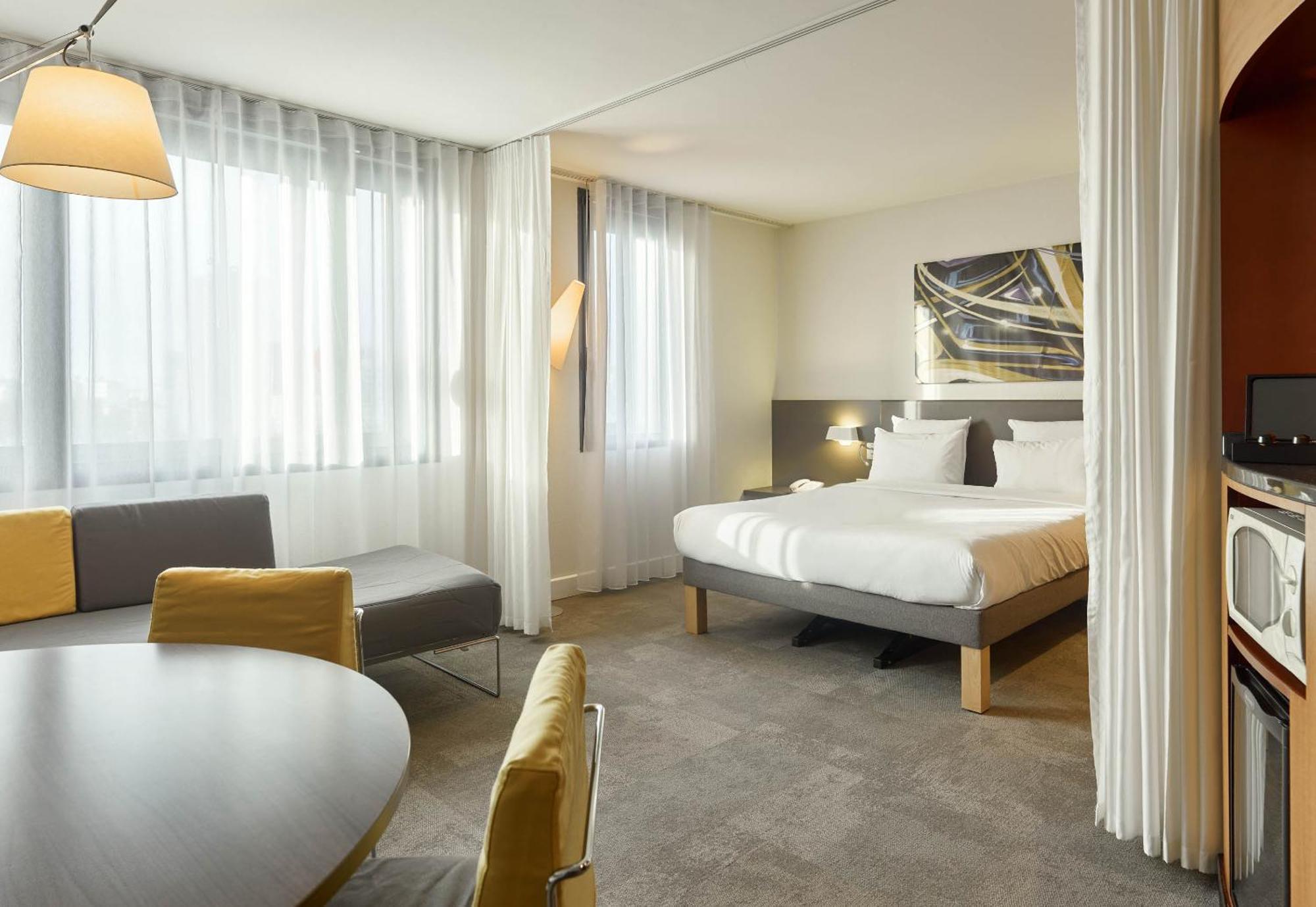 Hotel Paris Nord 18eme 4*